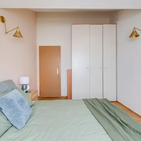 Elegant 3bds With Sauna Near The Dancing House And Riverside - Np *