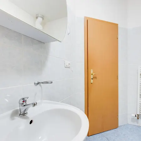 Elegant 3bds With Sauna Near The Dancing House And Riverside - Np شقة براغ