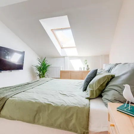 Elegant 3bds With Sauna Near The Dancing House And Riverside - Np Apartment *