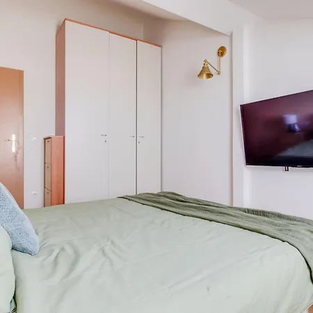 Elegant 3bds With Sauna Near The Dancing House And Riverside - Np
