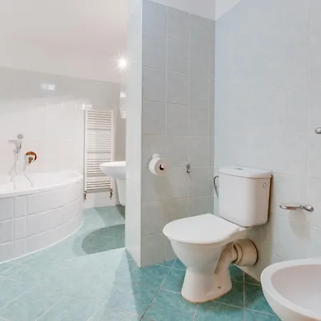 شقة Elegant 3bds With Sauna Near The Dancing House And Riverside - Np
