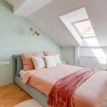 Apartment Elegant 3bds With Sauna Near The Dancing House And Riverside - Np *