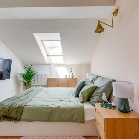 شقة Elegant 3bds With Sauna Near The Dancing House And Riverside - Np *