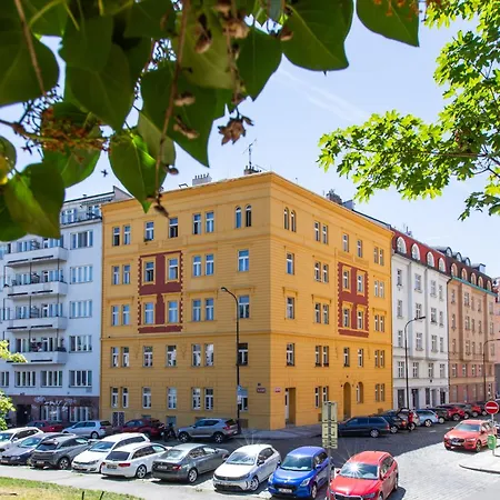 شقة Elegant 3bds With Sauna Near The Dancing House And Riverside - Np *