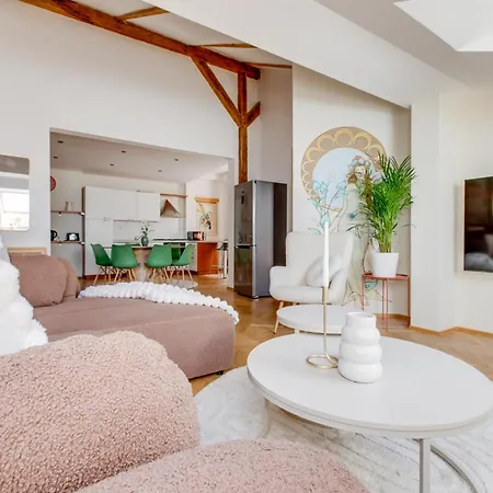 شقة Elegant 3bds With Sauna Near The Dancing House And Riverside - Np