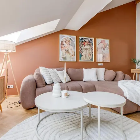 Elegant 3bds With Sauna Near The Dancing House And Riverside - Np Apartment