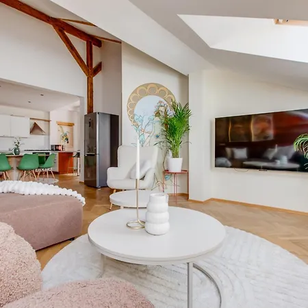 شقة Elegant 3bds With Sauna Near The Dancing House And Riverside - Np براغ