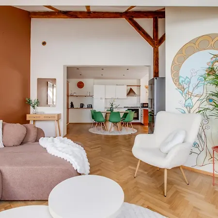 شقة Elegant 3bds With Sauna Near The Dancing House And Riverside - Np *